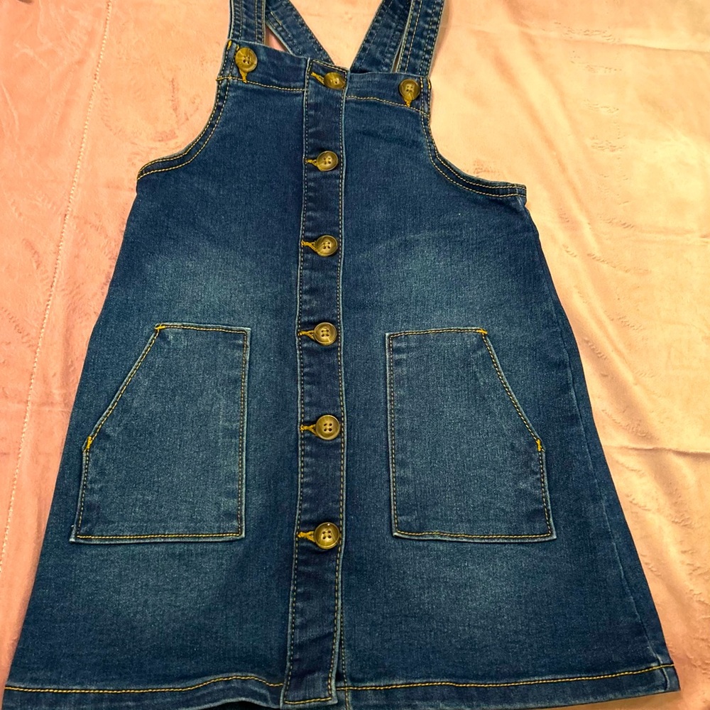 Hi, I am selling a 5T wonder nation overall dress.